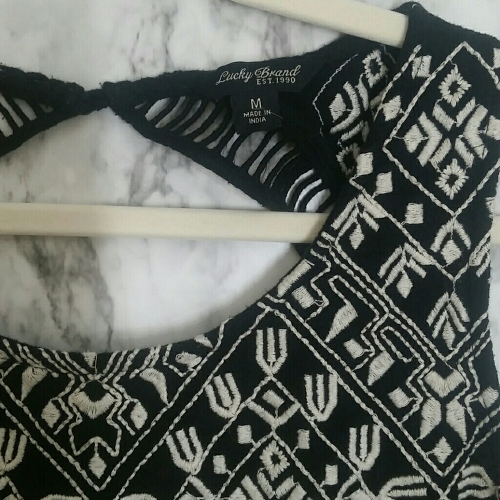 Lucky brand black lace crochet eyelet tank top - Picture 2 of 4